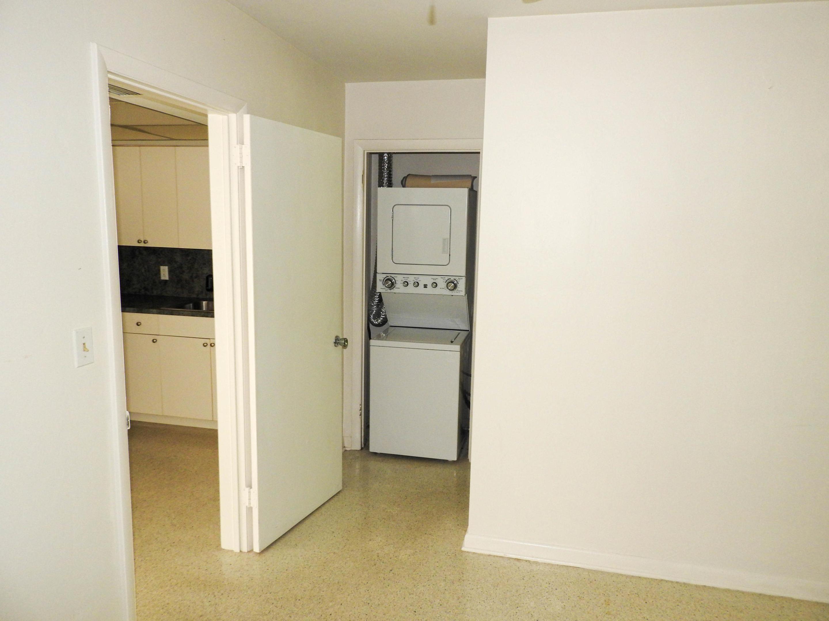 YACHT HARBOR - Residential Lease