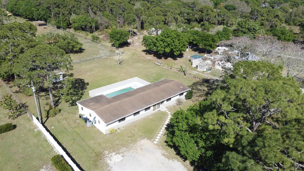 Photo of 4120 Edwards Road, Fort Pierce, FL 34981 (MLS # R10965705)