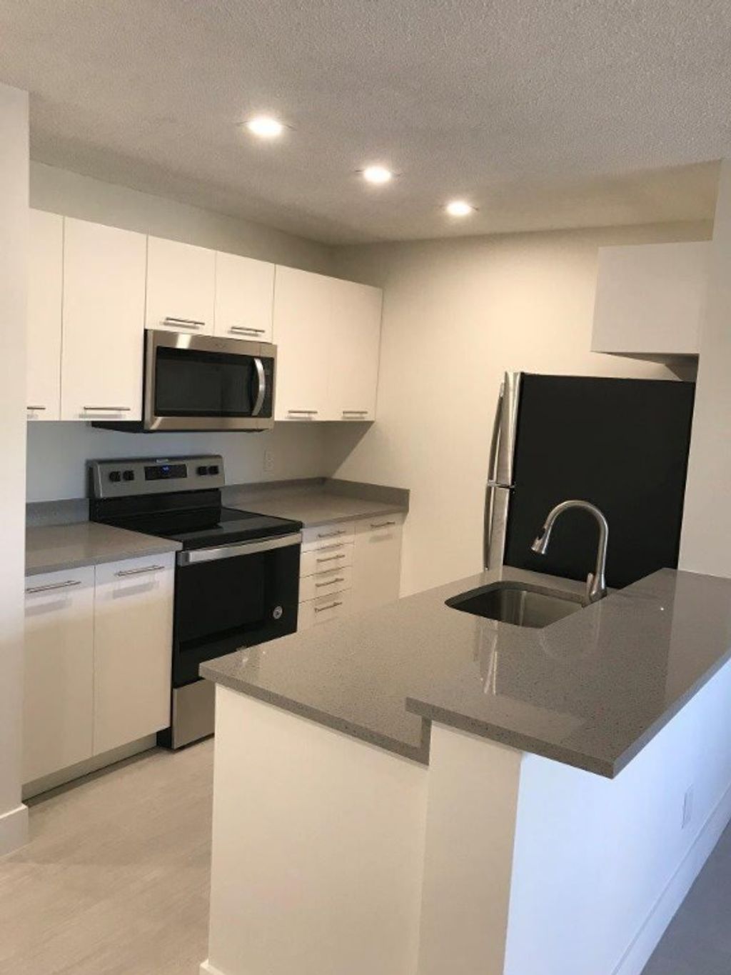 Photo of 1528 Meadows Circle #1528, Boynton Beach, FL 33436 (MLS # F10466946)