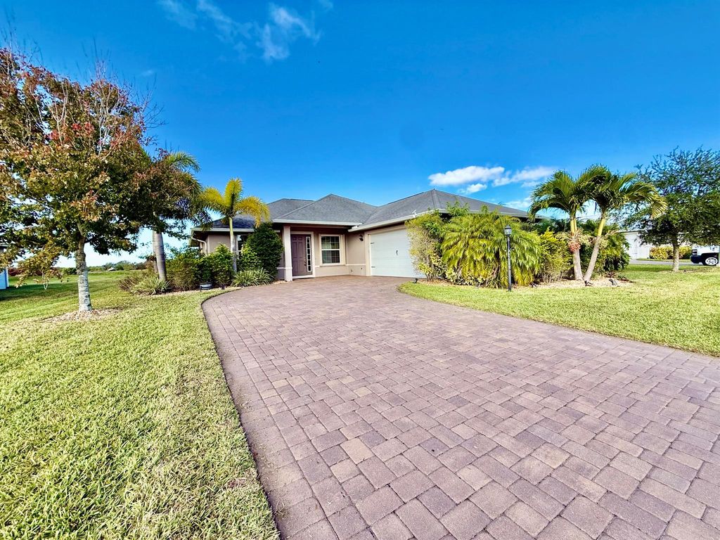 Photo of 722 Yearling Trail, Sebastian, FL 32958 (MLS # R11148045)