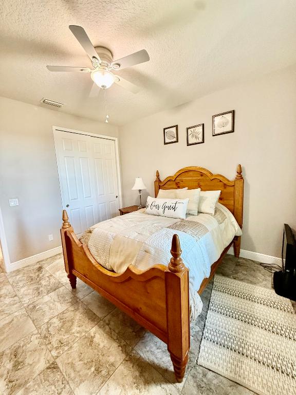 CROSS CREEK LAKE ESTATES PLAT FOUR - Residential