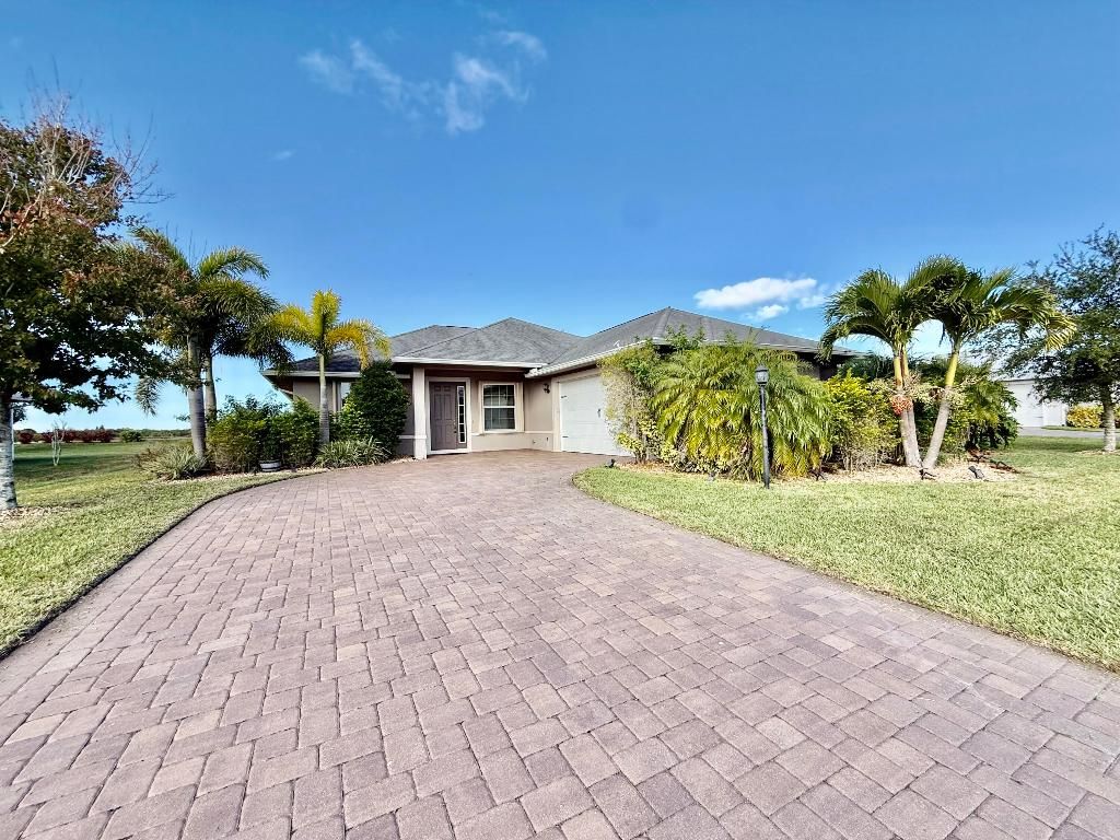 Photo of 722 Yearling Trail, Sebastian, FL 32958 (MLS # R11148045)