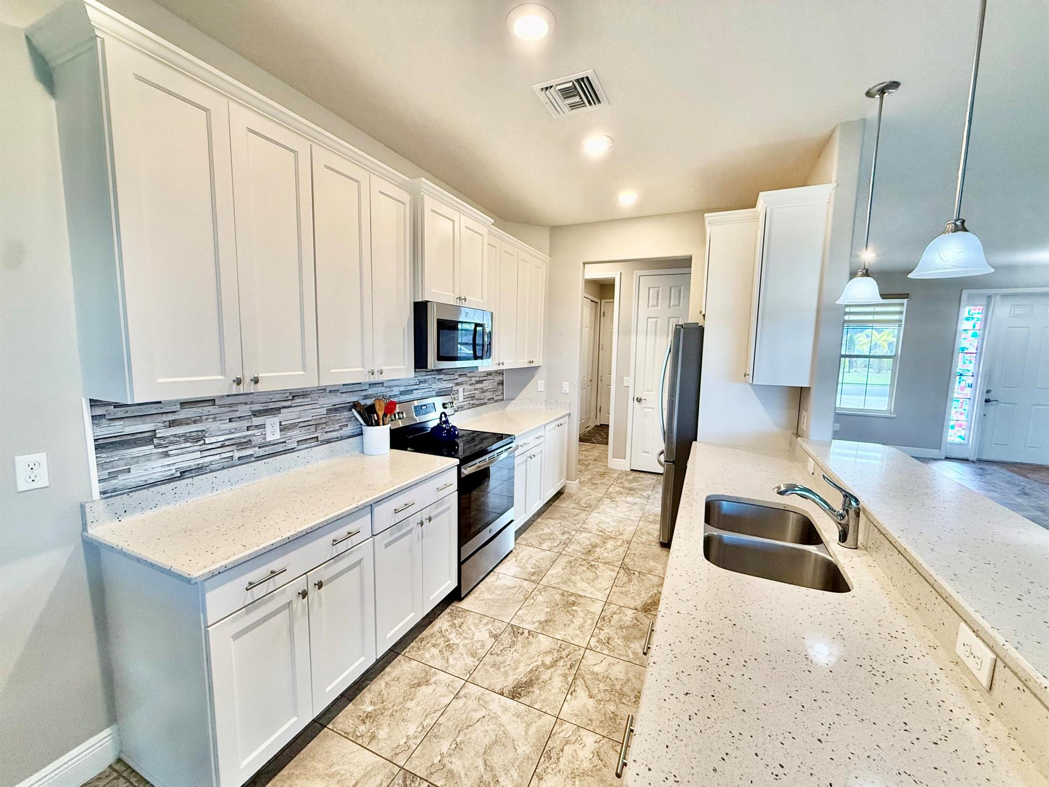 CROSS CREEK LAKE ESTATES - Residential