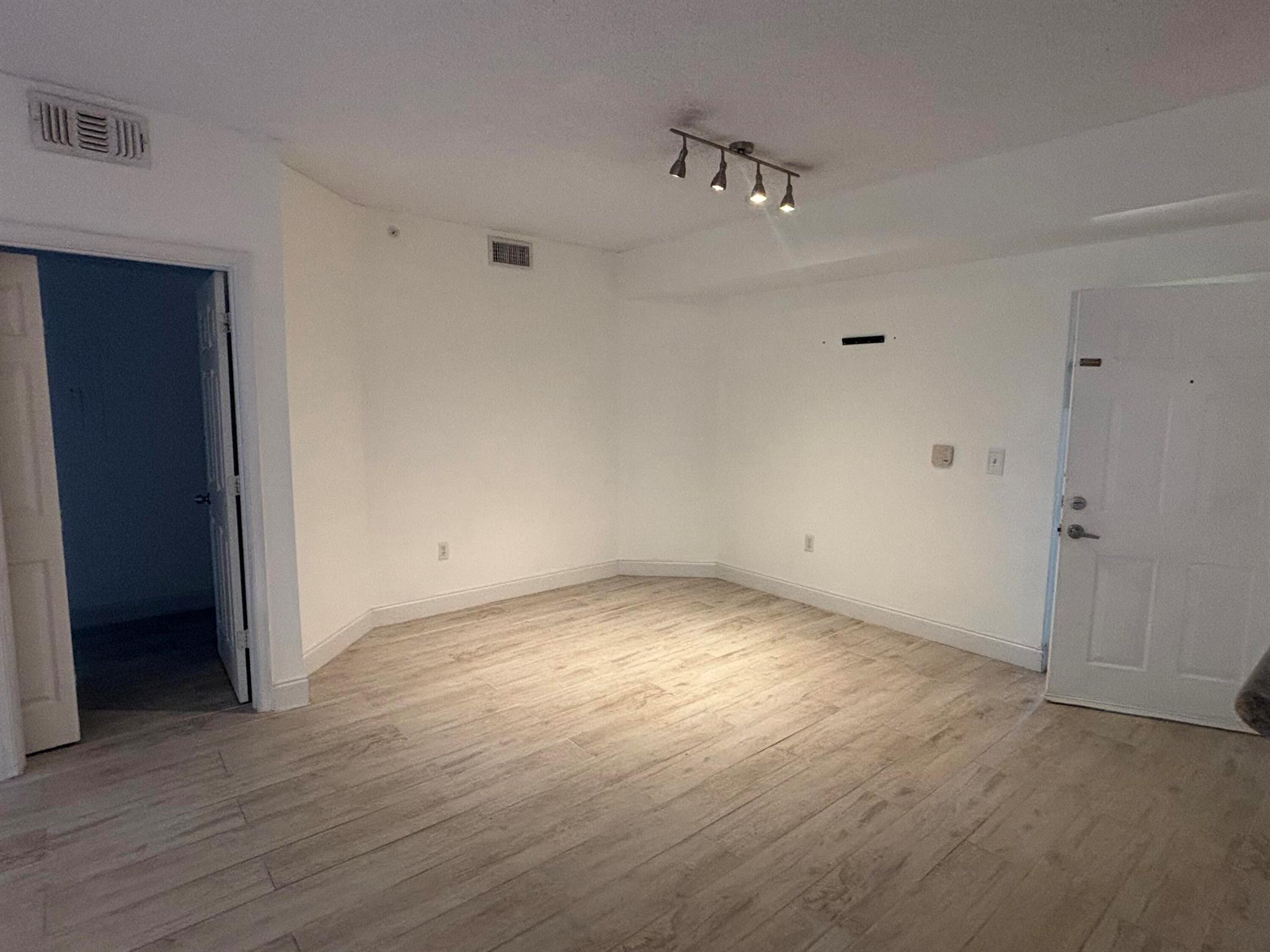 ST ANDREWS AT POLO CLUB C - Residential Lease