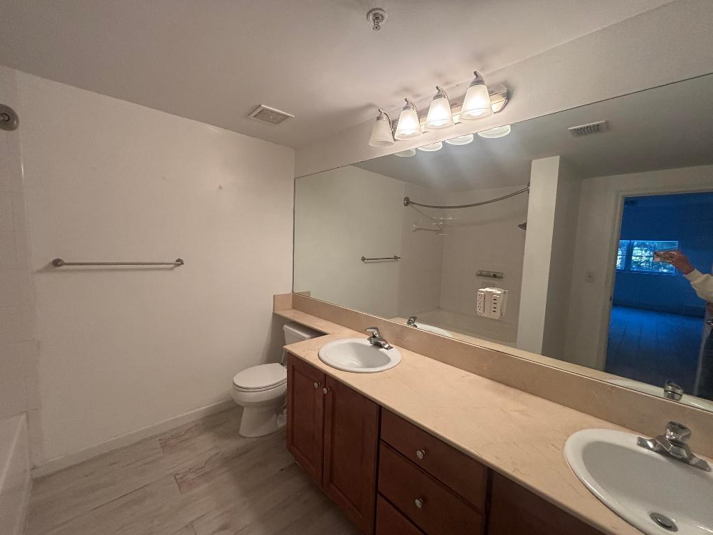 ST ANDREWS AT POLO CLUB CONDO - Residential Lease