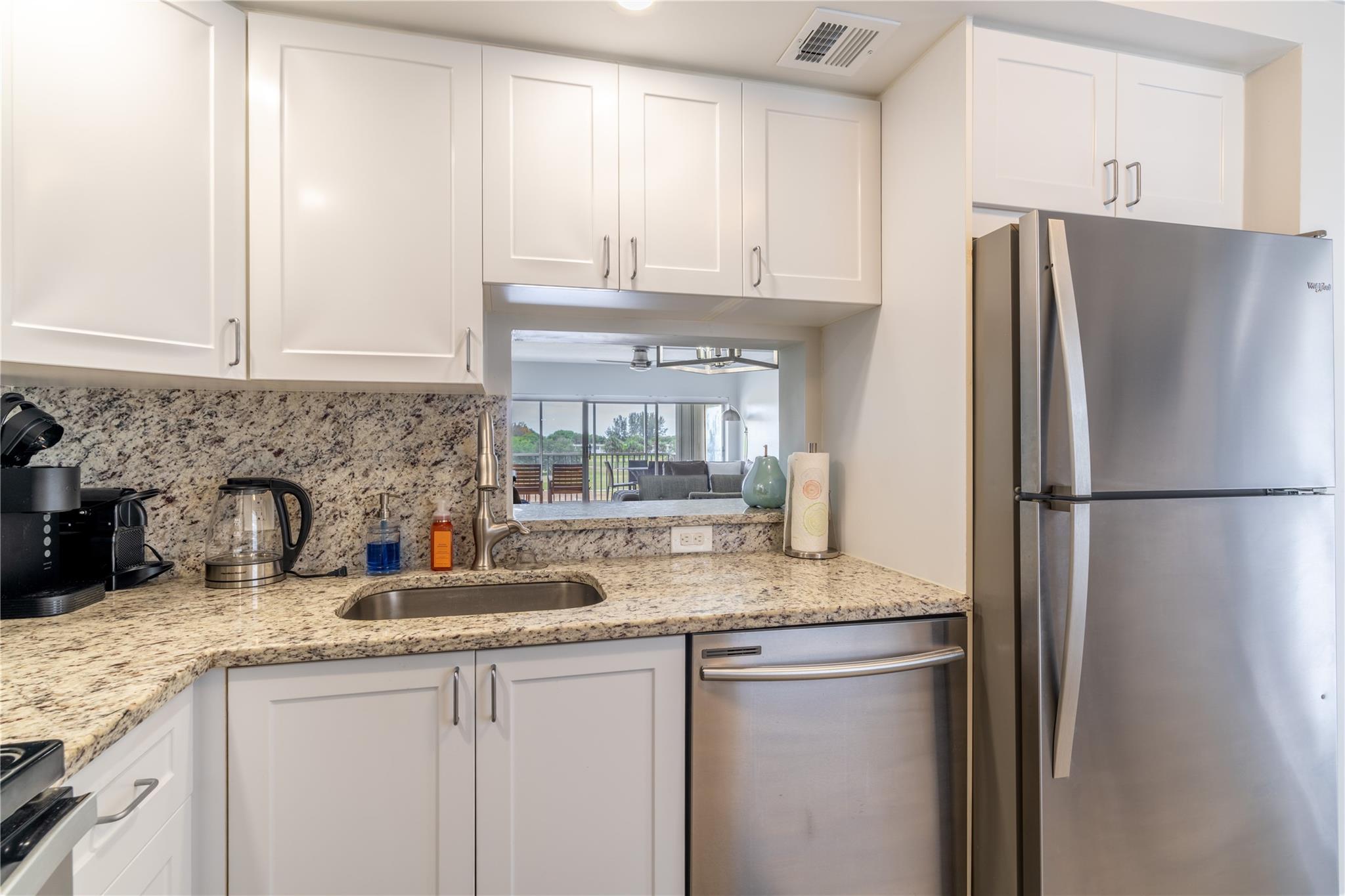 2950 N Palm Aire Dr 306