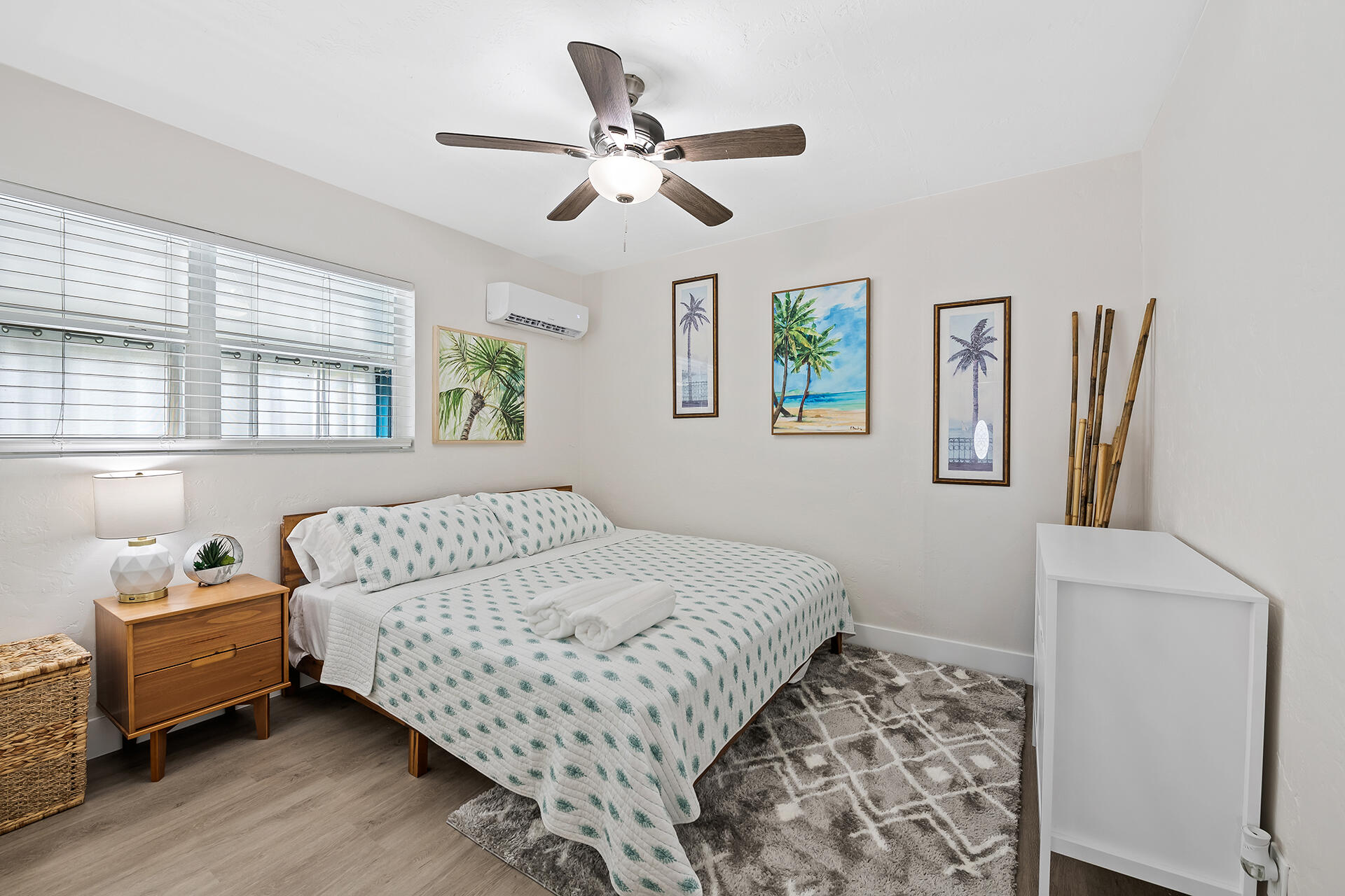 HOLLYWOOD PINES ESTATES - Residential Lease