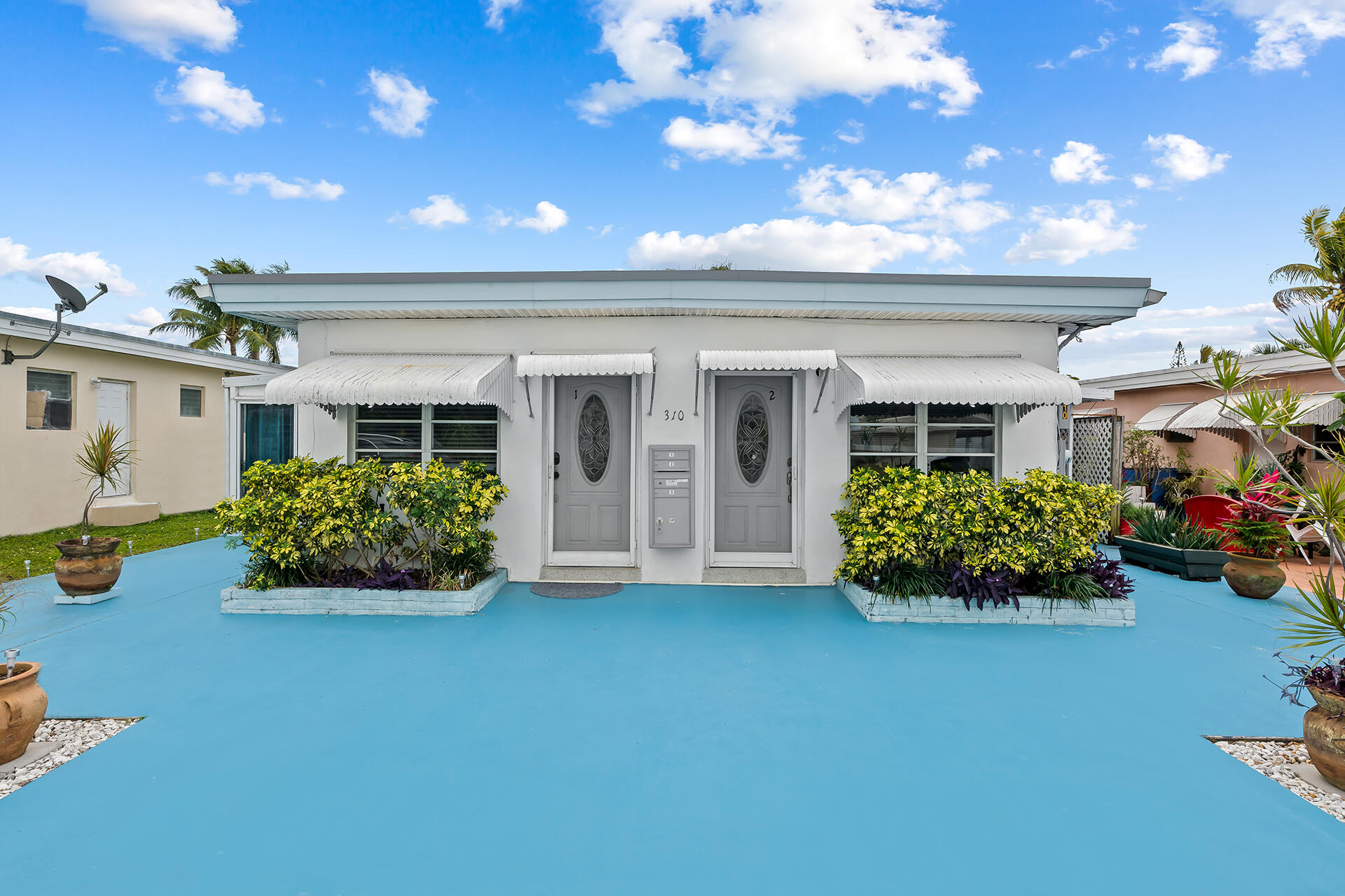 HOLLYWOOD PINES ESTATES - Residential Lease