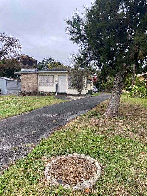 1789 Bacom Point Road Pahokee FL 33476