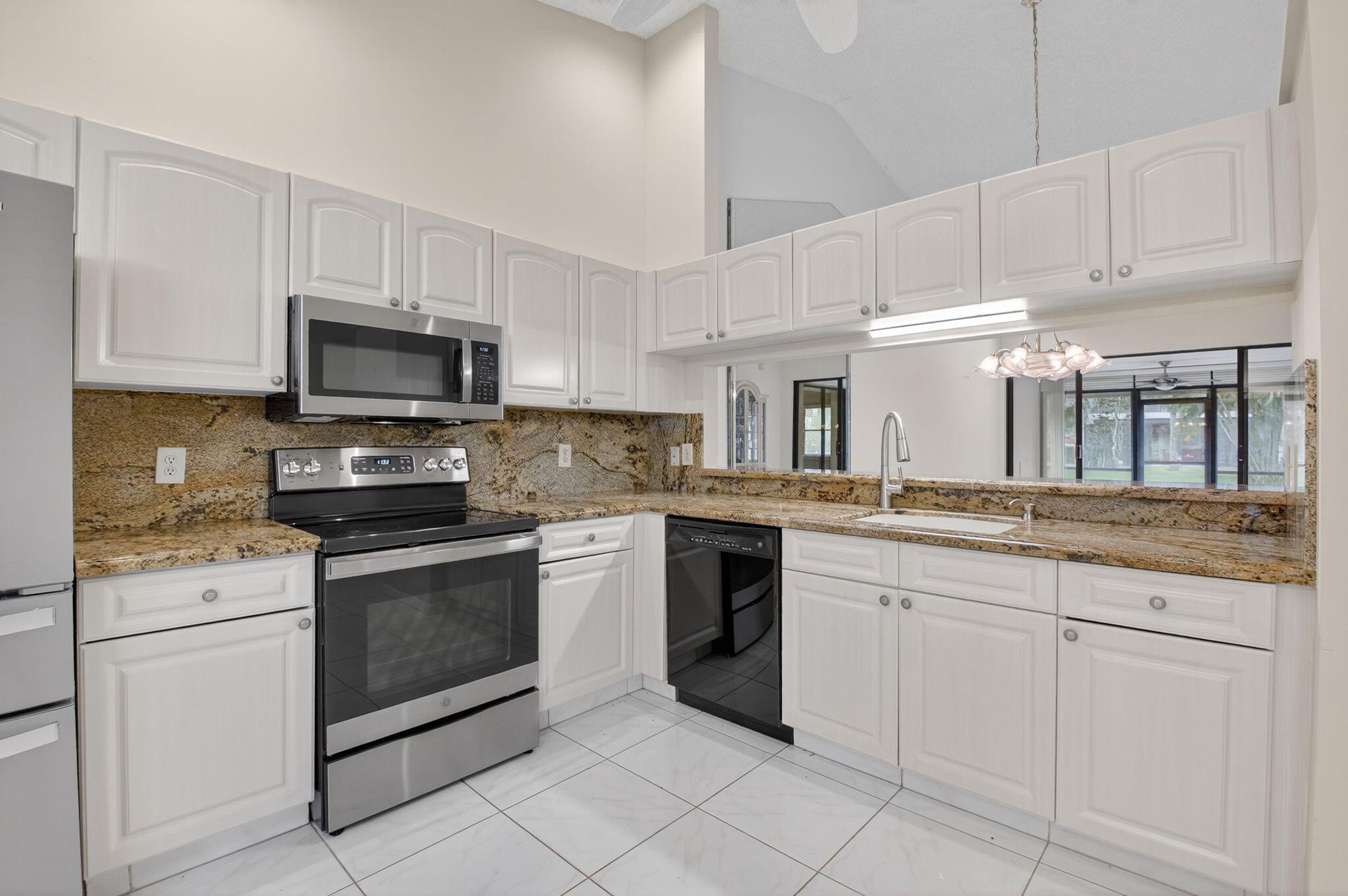 LEXINGTON CLUB - Residential