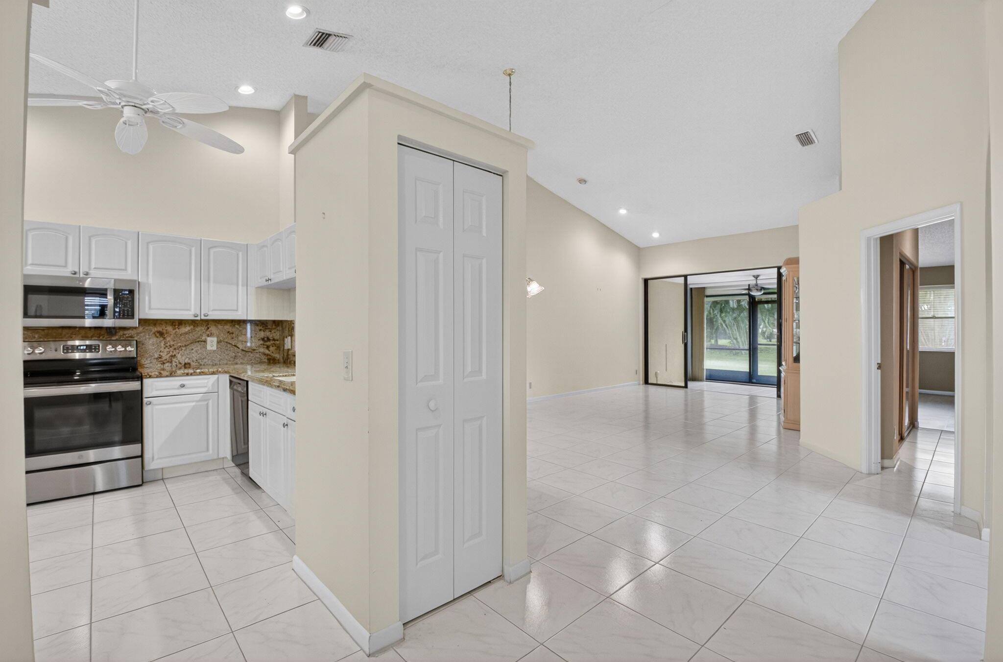 7906 Lexington Club Boulevard B