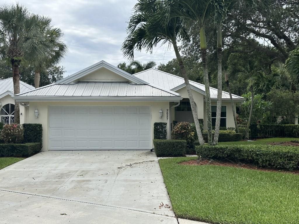 Photo of 2527 SW Greenwich Way, Palm City, FL 34990 (MLS # F10509204)