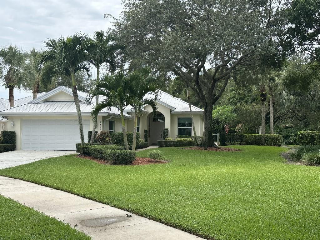 Photo of 2527 SW Greenwich Way, Palm City, FL 34990 (MLS # F10509204)