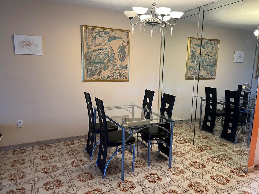 DELUXE MODEL 1 BEDROOM/1BATH, 883 SQT WITH CENTRAL AC AND HUGE WALKING CLOSETS!!Updated recently. Vacant. GREAT LOCATION!!GATED COMMUNITY MAR-LEN GARDENS W/ELECTRONIC ACCESS COOP FOR 55+. ALSO AVAILABLE FOR 4 MONTH RENT!! ENJOY 2 HEATED SWIMMING POOLS, SAUNAS, SHUFFLE BOARD, GYM, CLUB HOUSE, LIBRARY, BEACH 10 MIN AWAY, CLOSE TO THE SHOPPING CENTRE AND RESTAURANTS, WALKING TRIAL, THE GREYNOLDS GOLF COURSE. CASH ONLY!