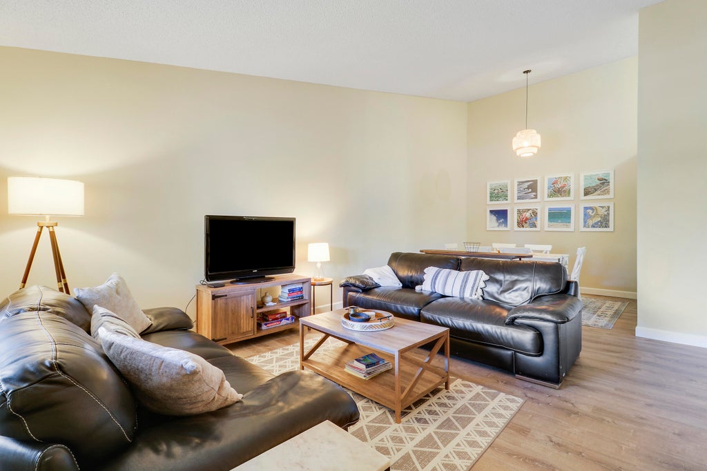 Photo of 6414 CHASEWOOD Drive #F, Jupiter, FL 33458 (MLS # B26069880)