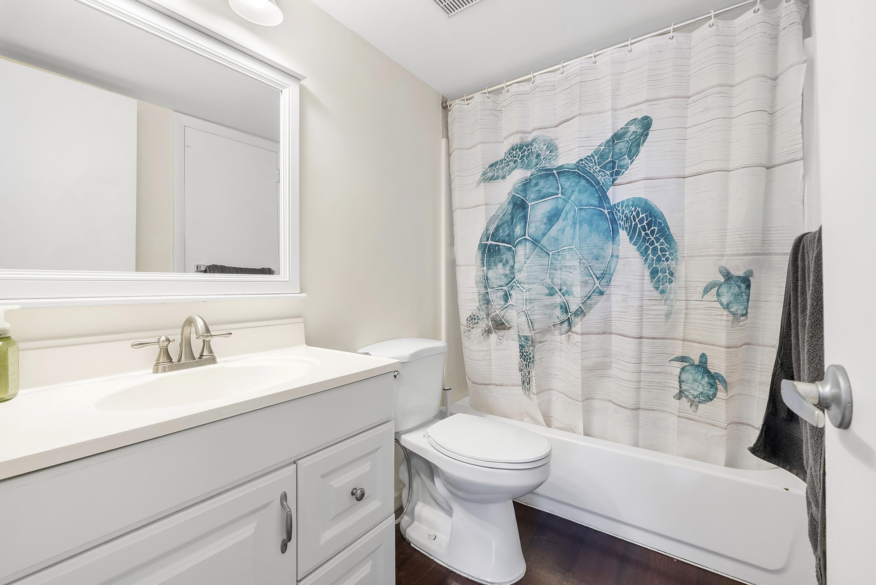 125 Shore Court 304a