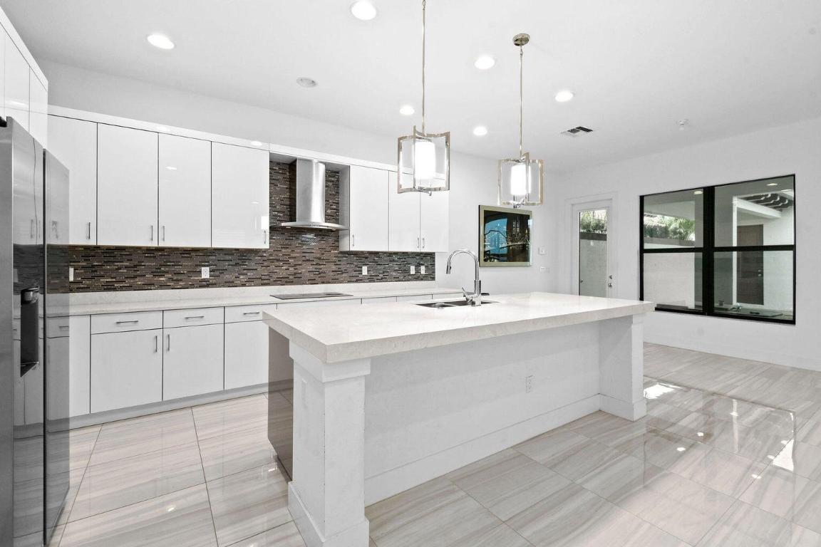 1221 Faulkner Terrace Terrace