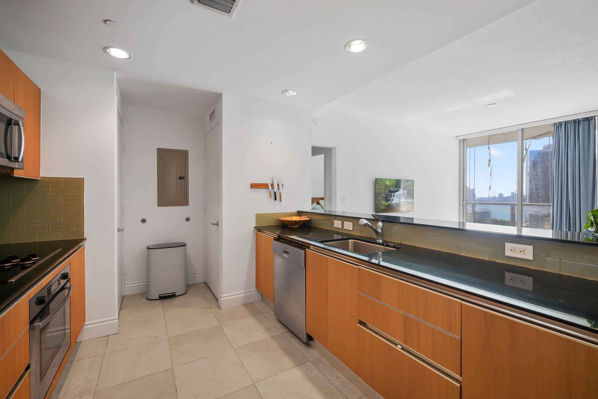 1050 Brickell Ave 2302