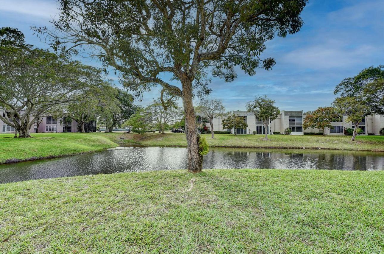 LAGO DEL REY CONDO - Residential