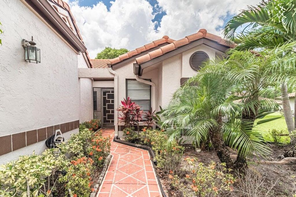 Photo of 6029 Kings Gate Circle, Delray Beach, FL 33484 (MLS # R11079346)