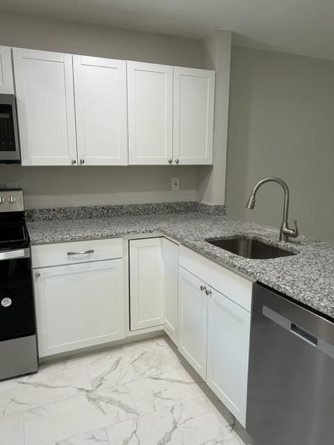 GOLDEN LAKES VILLAGE - Residential