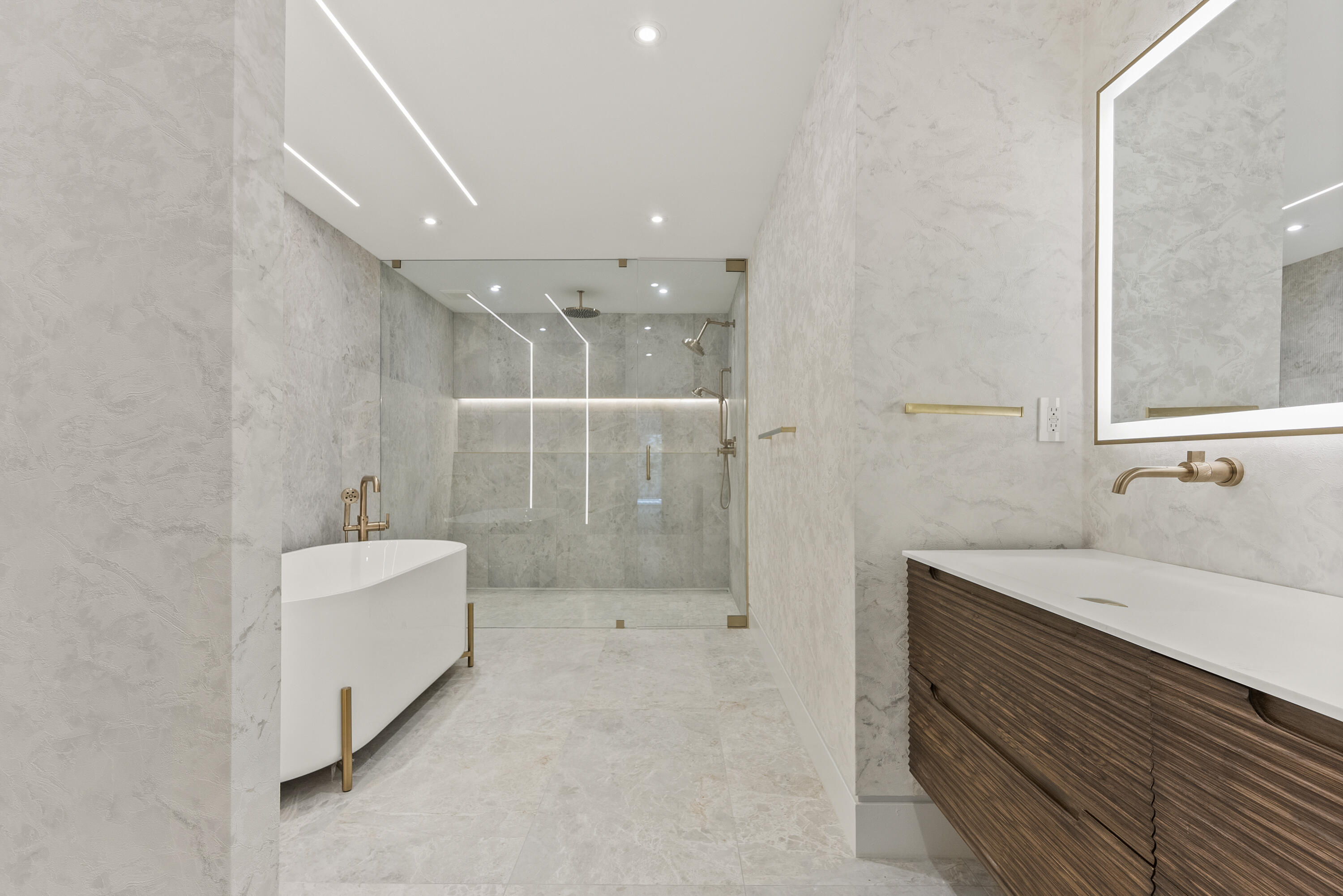 PELICAN HARBOR PH 4 - Residential