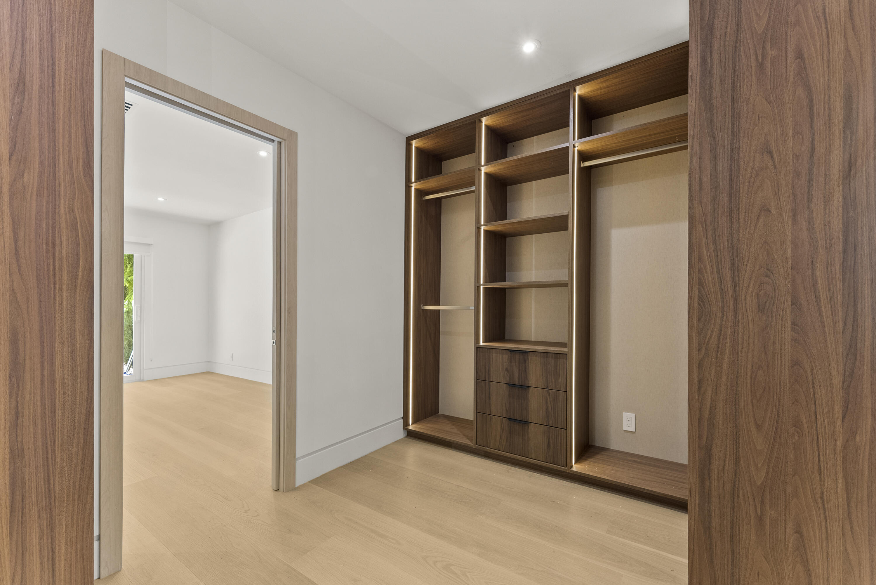 PELICAN HARBOR PH 4 - Residential