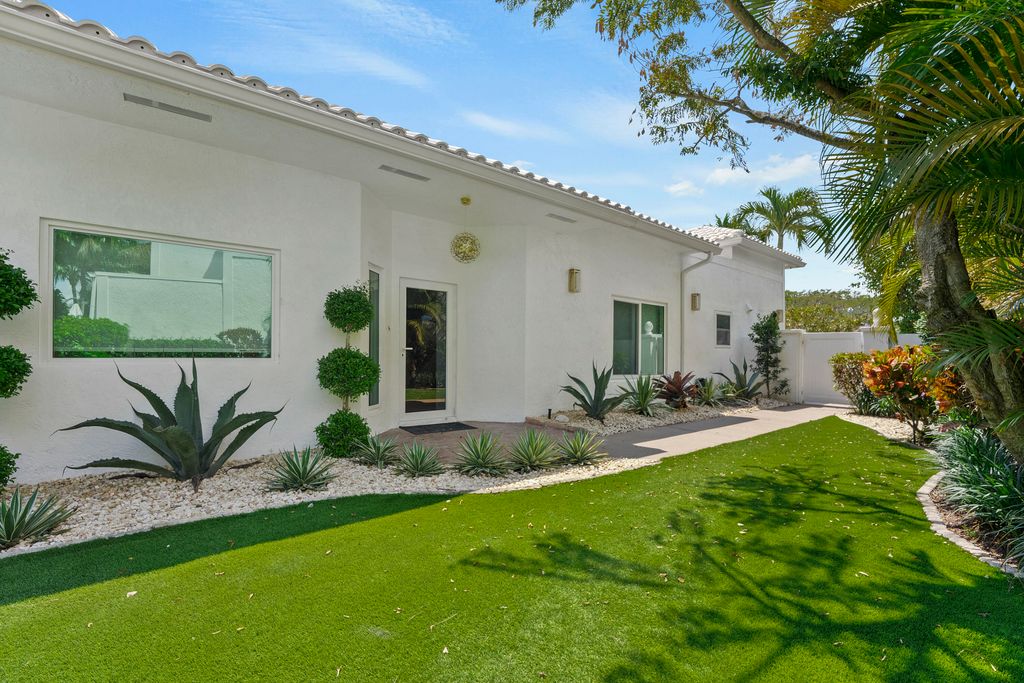 Photo of 221 Pelican Way, Delray Beach, FL 33483 (MLS # B26012122)