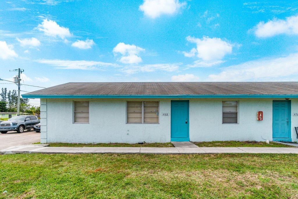 Photo of 4763 Gulfstream Road, Lake Worth Beach, FL 33461 (MLS # B26015159)