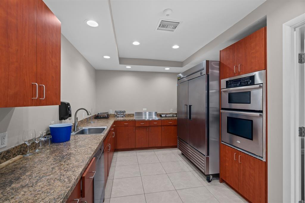 CORAL RIDGE TOWERS EAST CO-OP - Residential