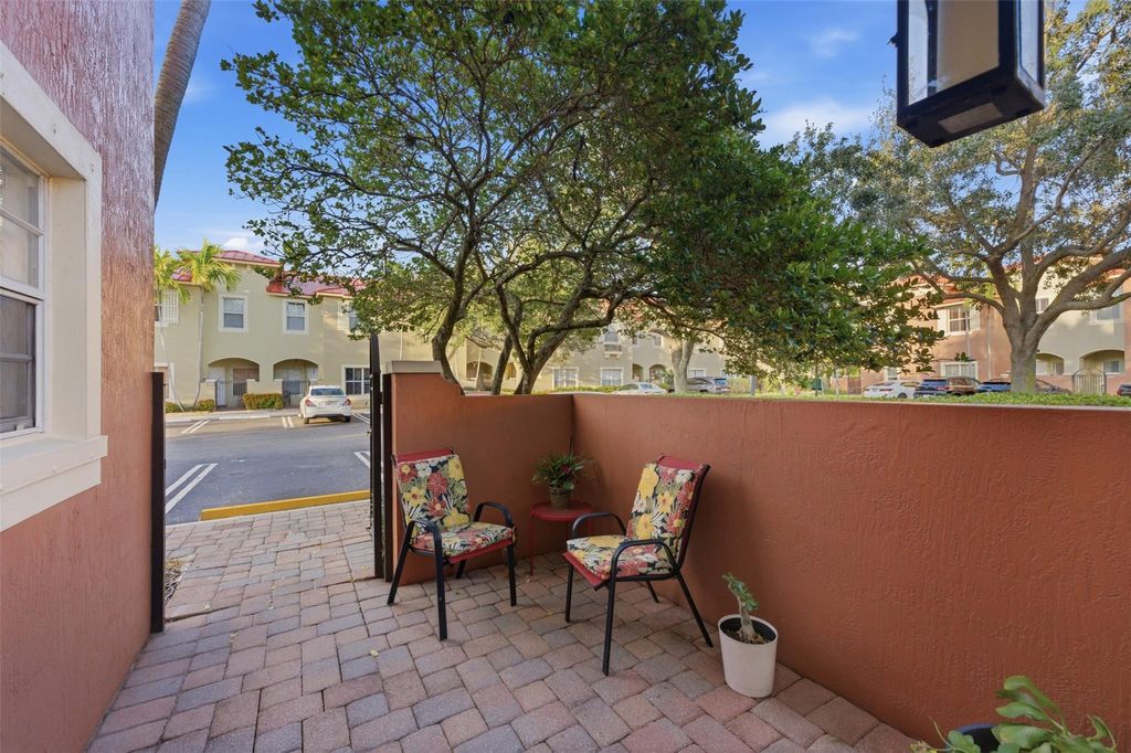 Photo of 186 Lake Monterey Circle, Boynton Beach, FL 33426 (MLS # F10554099)