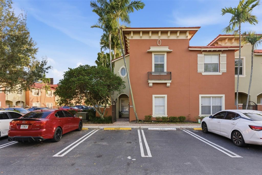 Photo of 186 Lake Monterey Circle, Boynton Beach, FL 33426 (MLS # F10554099)