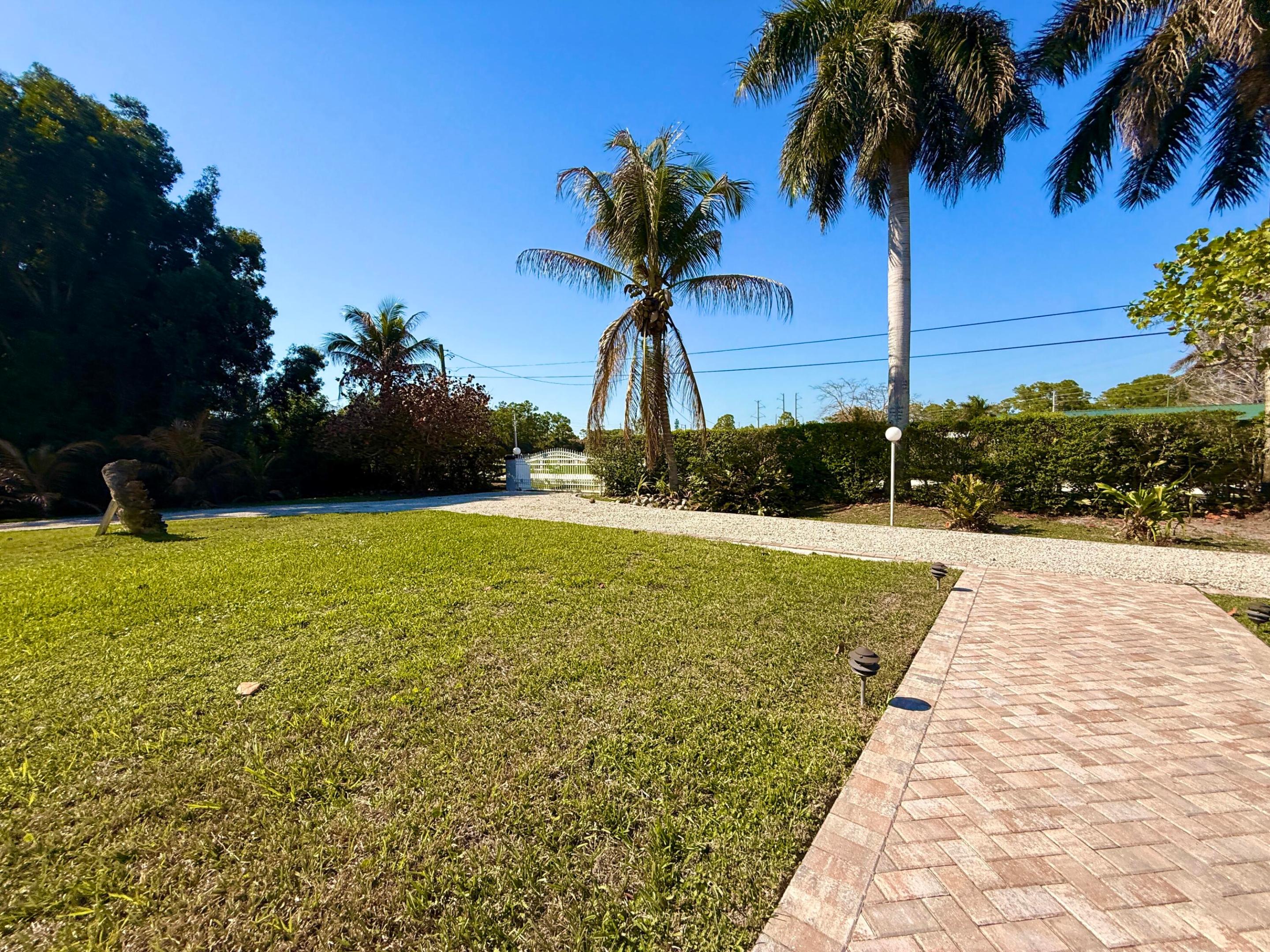 13964 N 69th St Street N