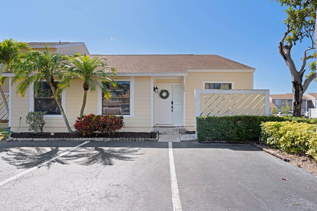 Photo of 502 Lakewood Drive #10a, Jupiter, FL 33458 (MLS # R11083230)