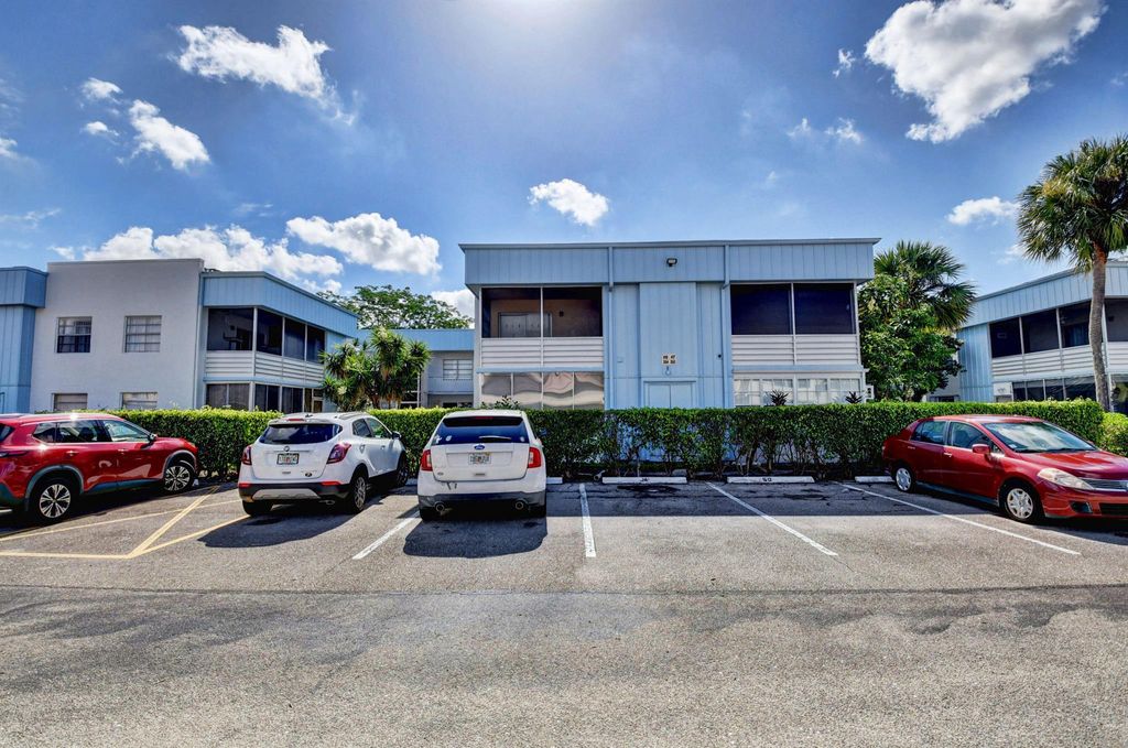 Photo of 418 Saxony I, Delray Beach, FL 33446 (MLS # R11111764)