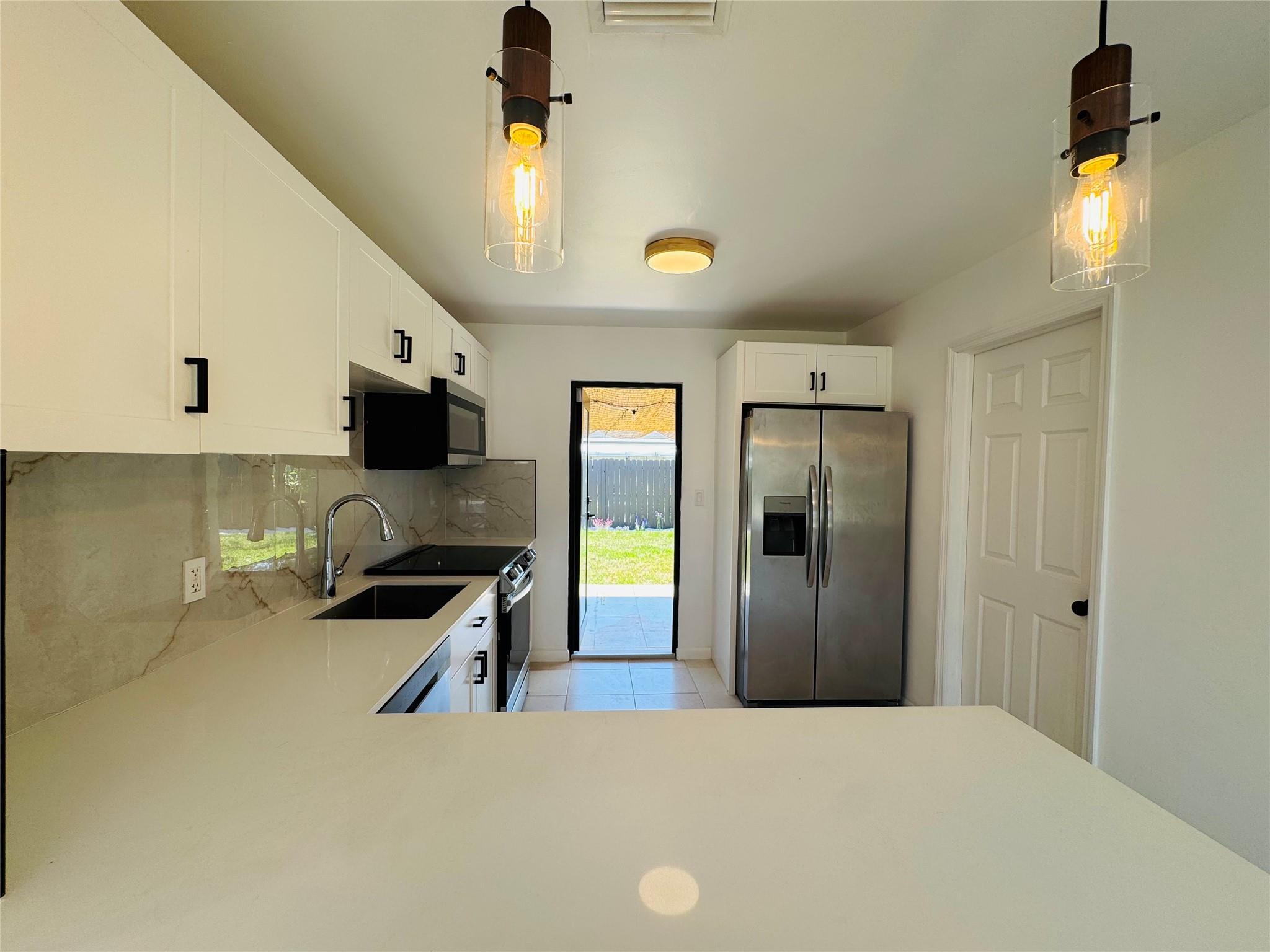 1472 NE 30th Ct