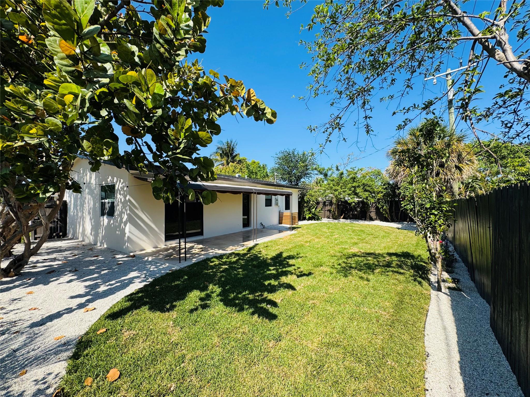 1472 NE 30th Ct