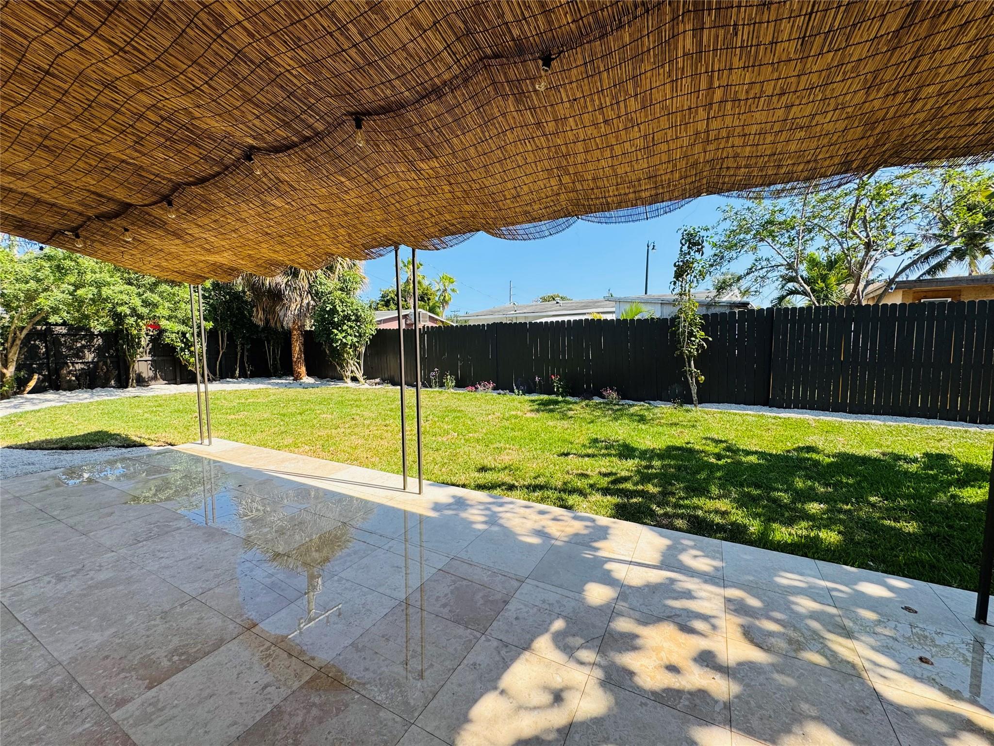 1472 NE 30th Ct