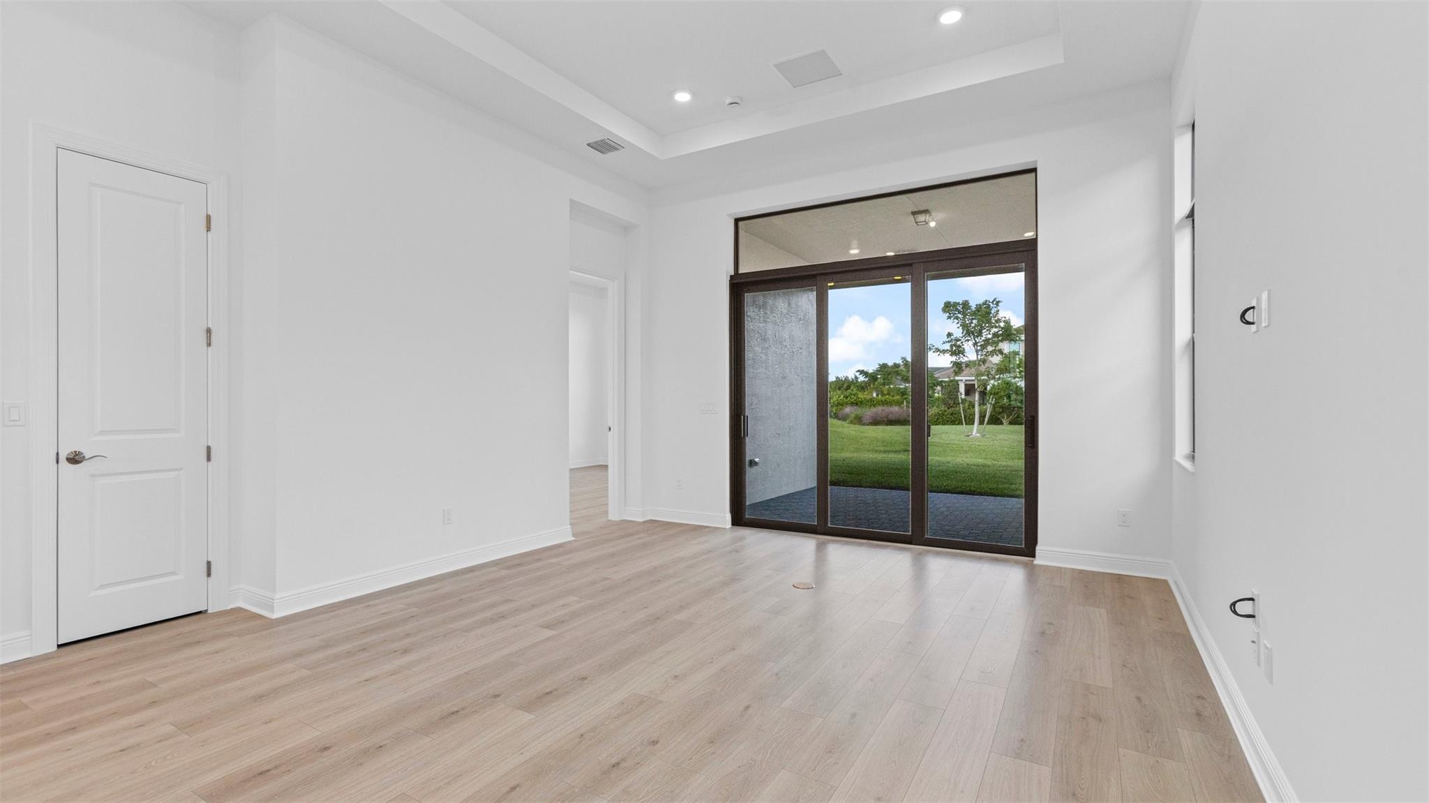 CRESSWIND PALM BEACH - Residential