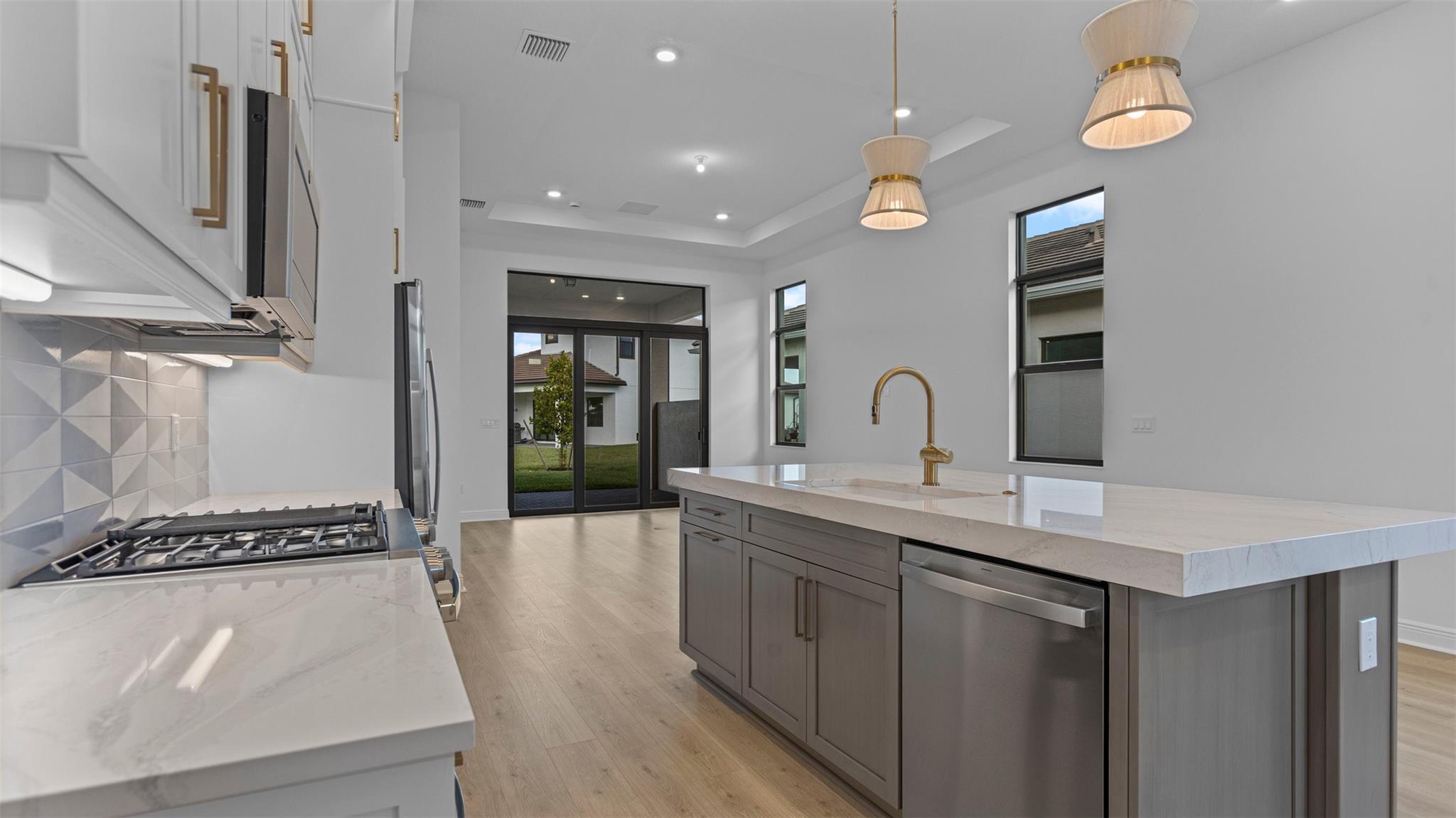 CRESSWIND PALM BEACH - Residential