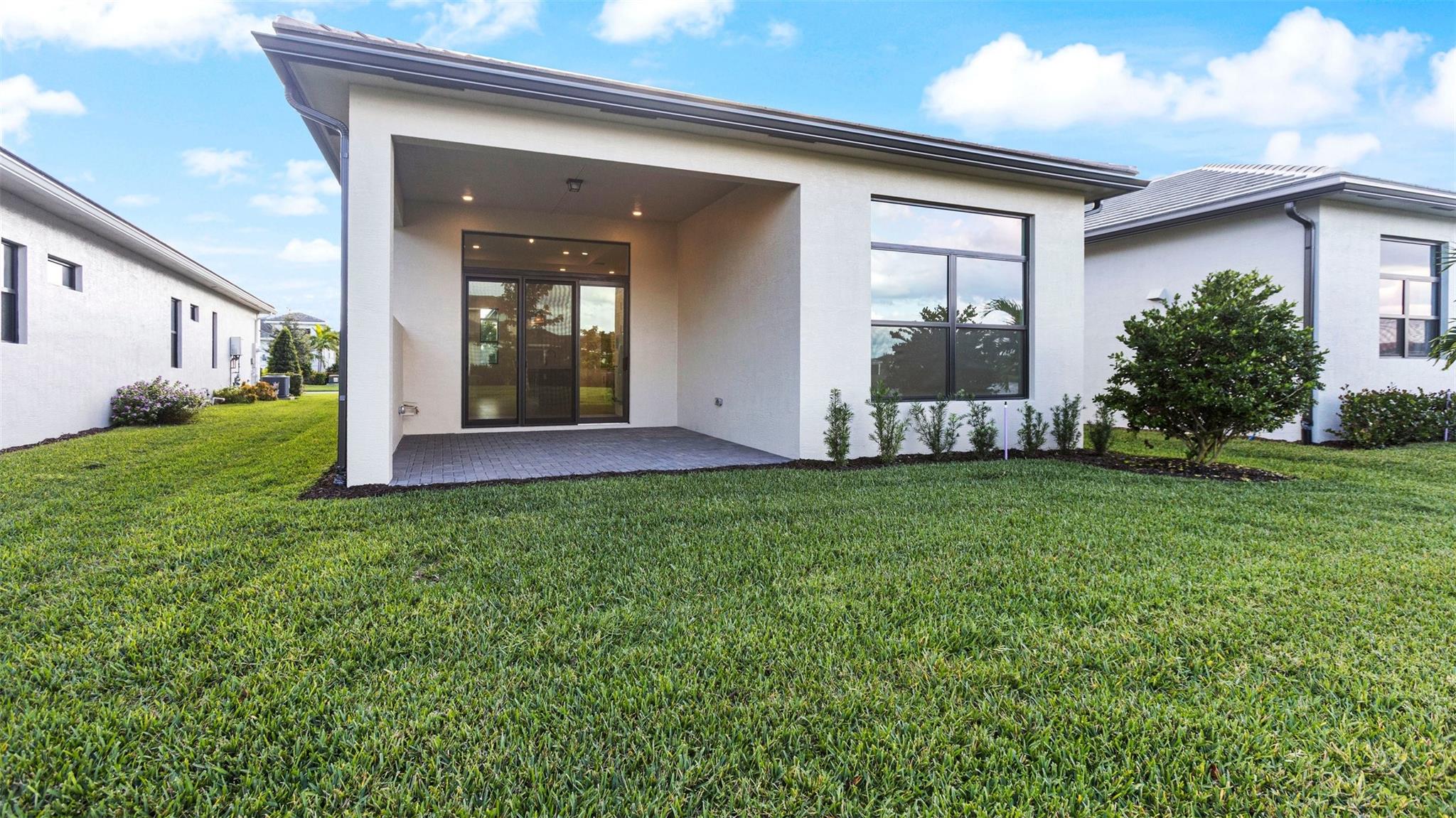 CRESSWIND PALM BEACH - Residential