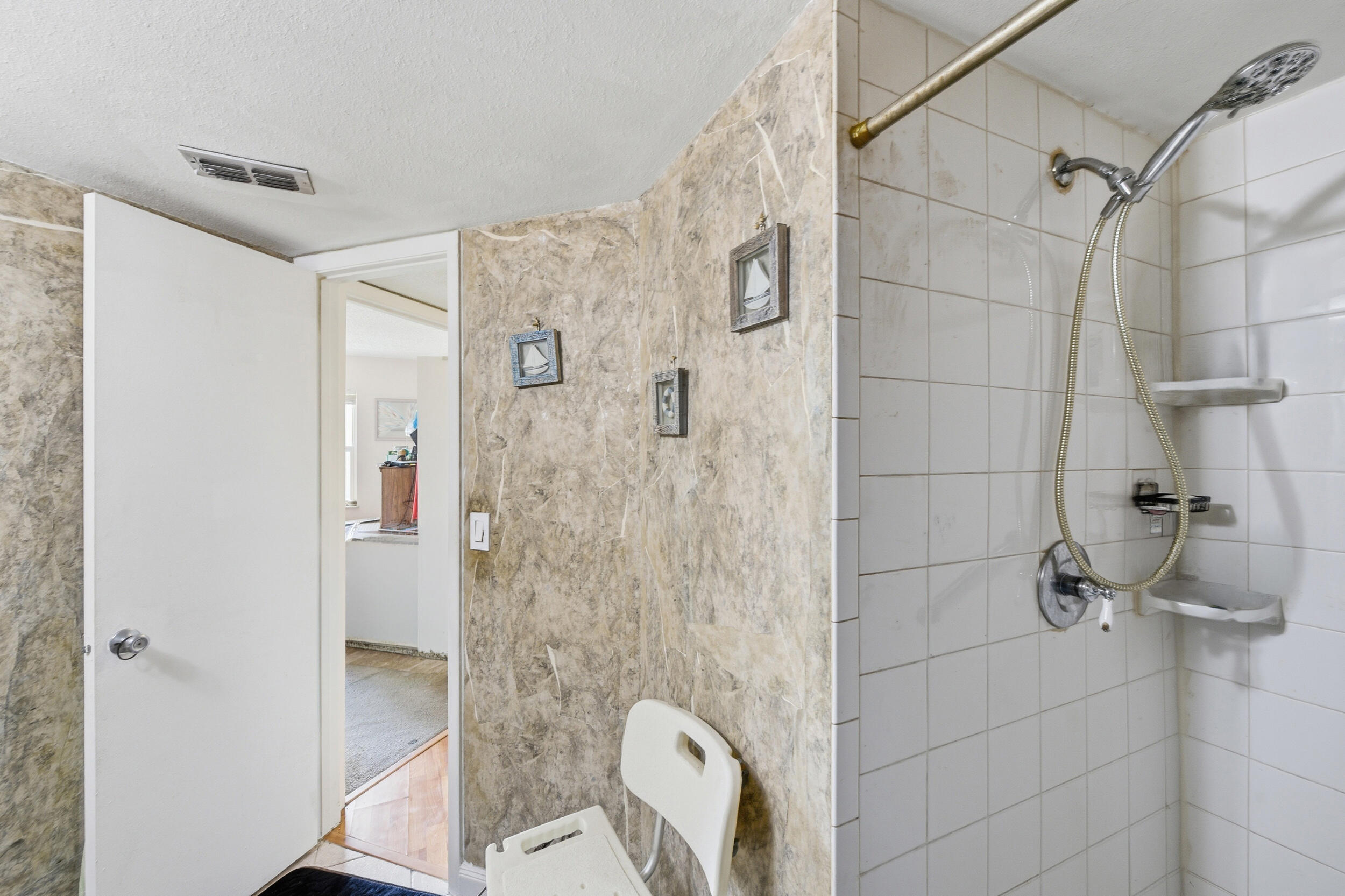 MIDPORT PLACE I, A CONDOMINIUM - Residential