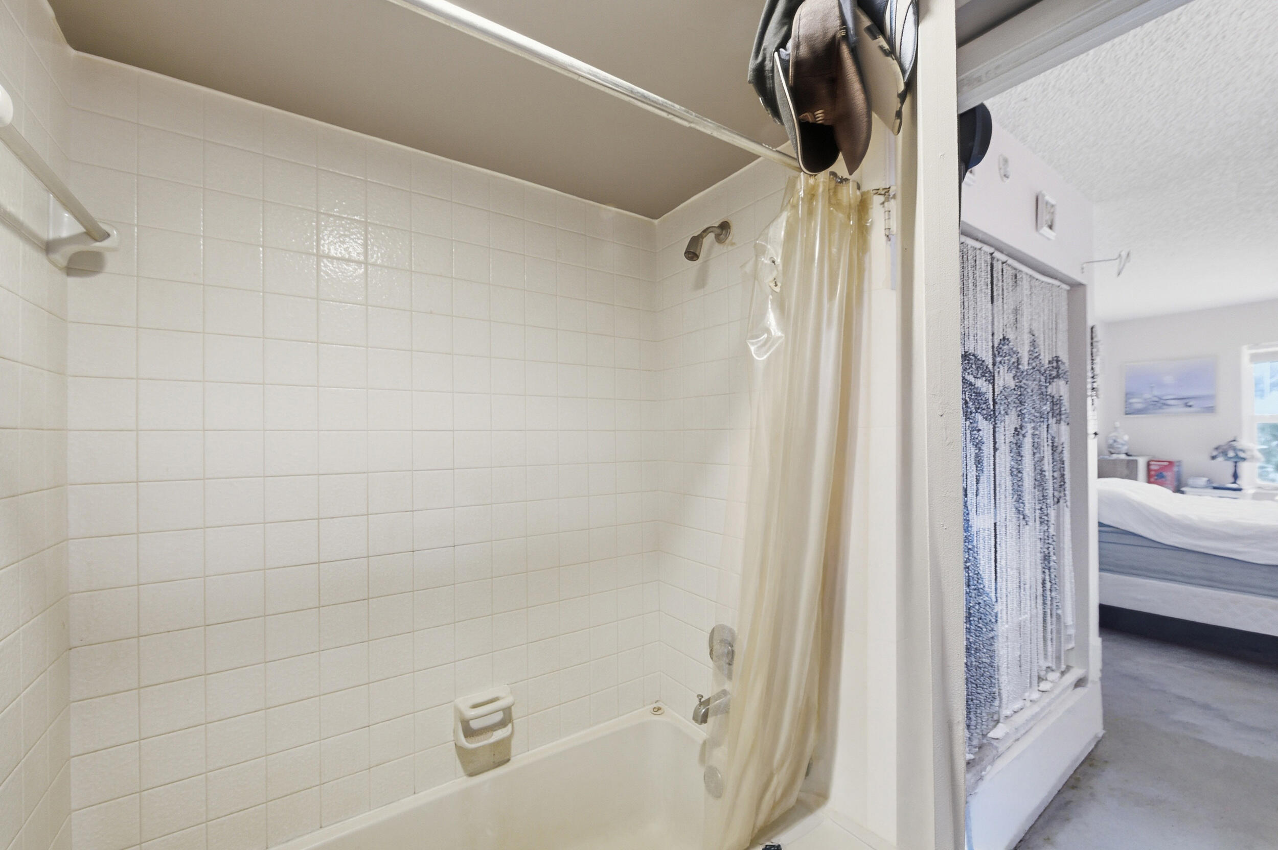 MIDPORT PLACE I, A CONDOMINIUM - Residential