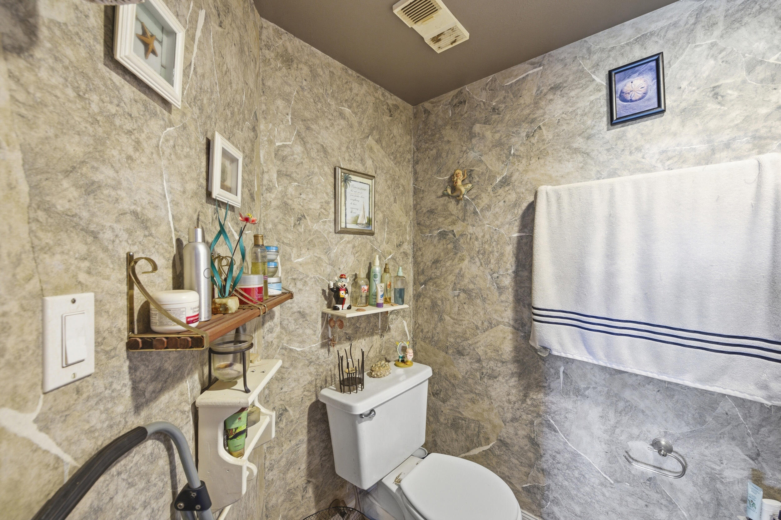 MIDPORT PLACE I, A CONDOMINIUM - Residential