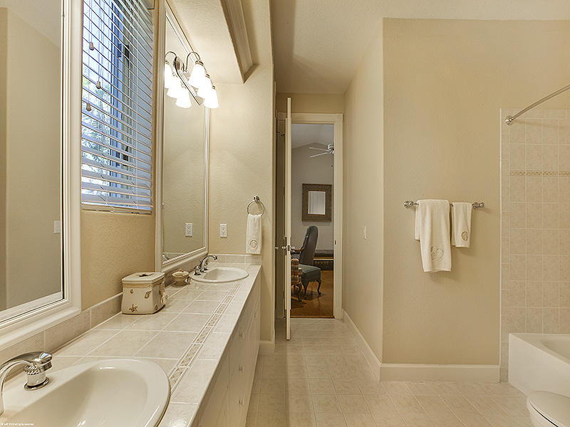 JUPITER ISLAND - Residential