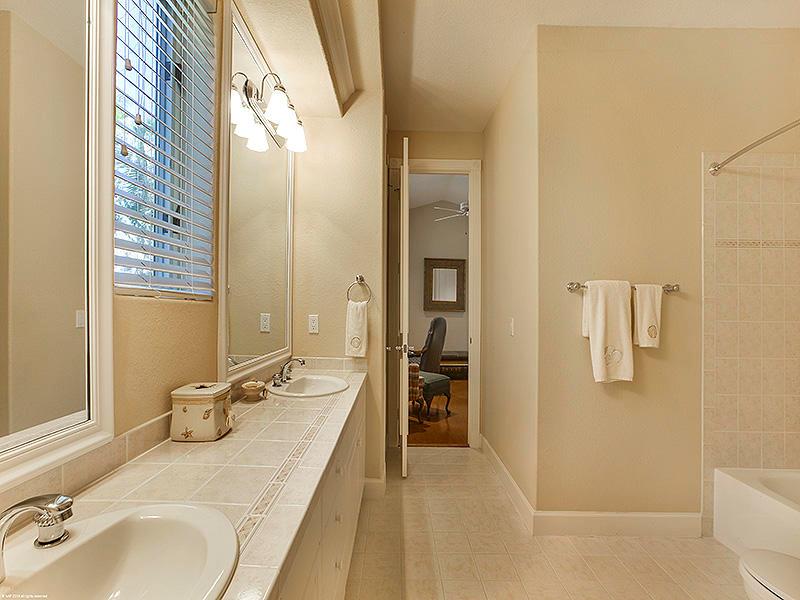 JUPITER ISLAND - Residential