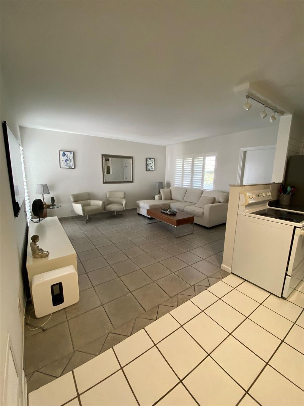 Photo of 234 Hibiscus Ave #362, Lauderdale By The Sea, FL 33308 (MLS # F10523614)