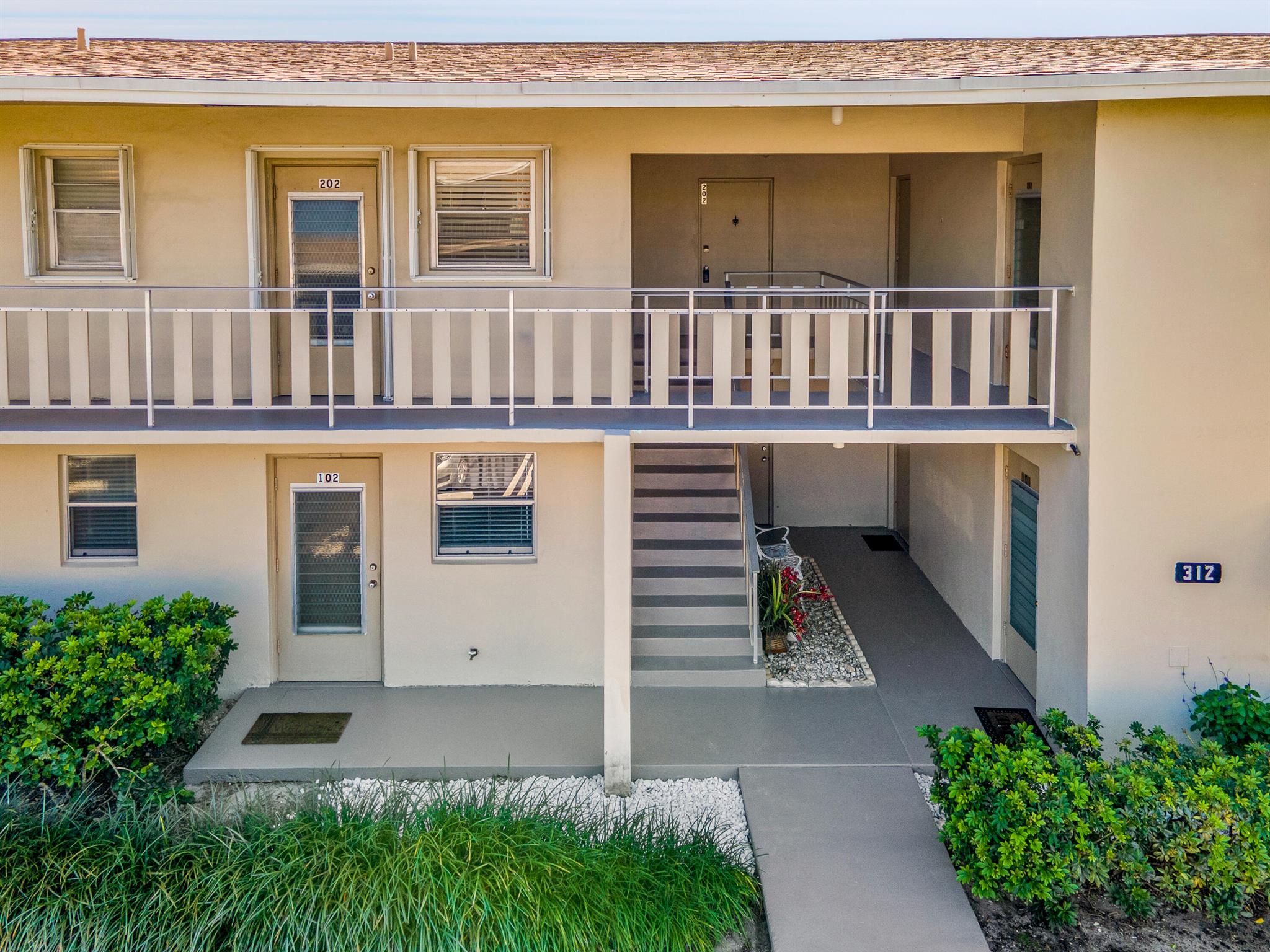 FOUR SEA SUNS CONDO - Residential