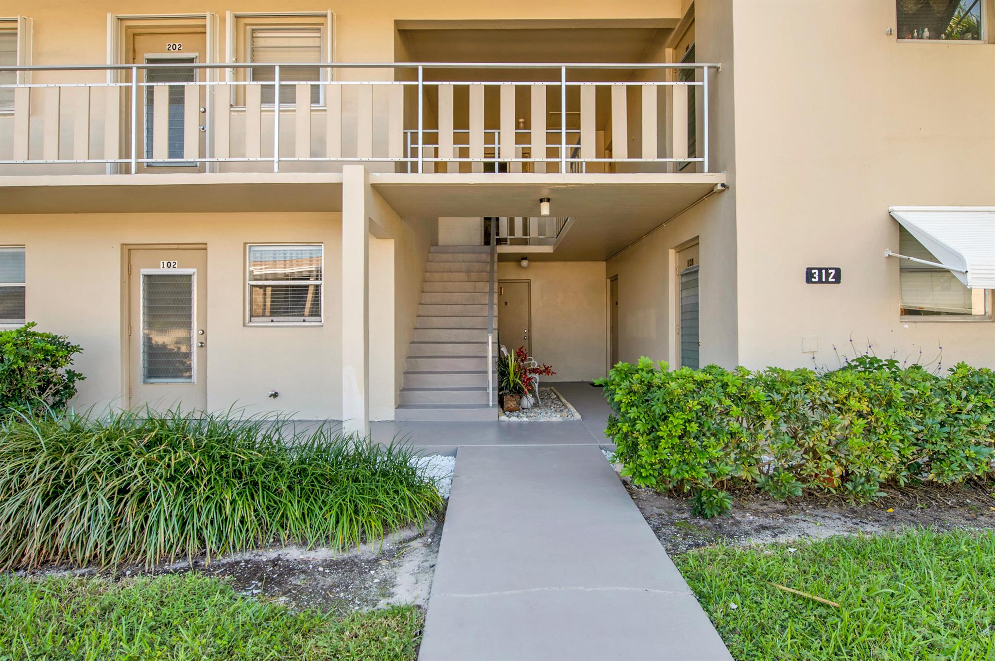 FOUR SEA SUNS CONDO - Residential