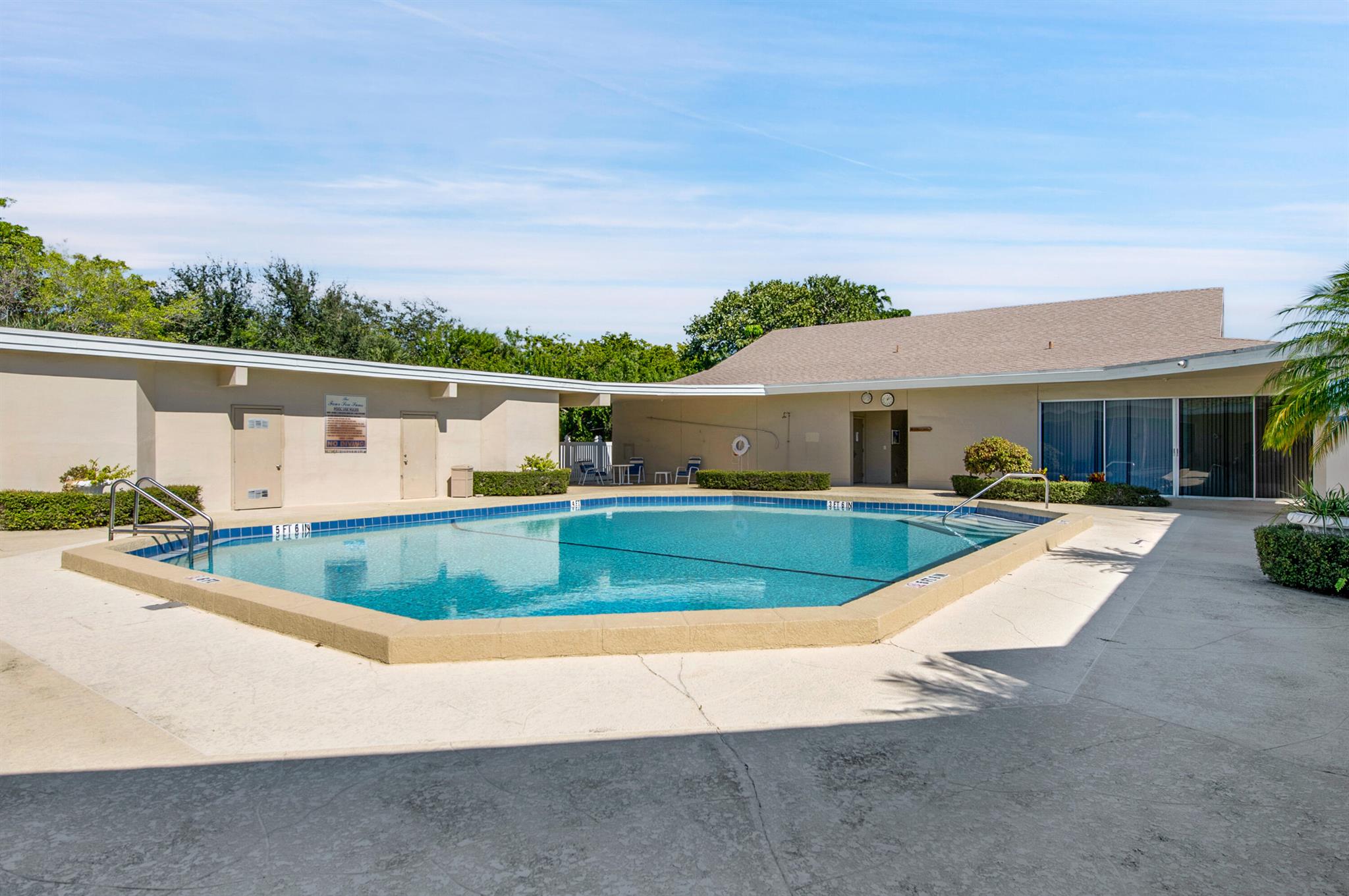 FOUR SEA SUNS CONDO - Residential